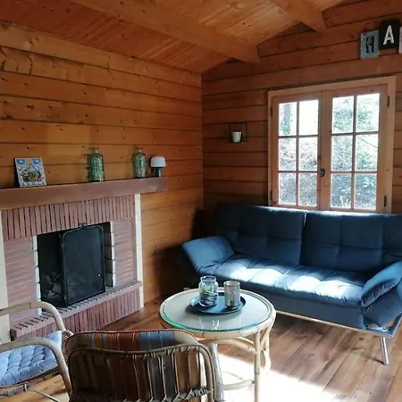 Chalet En Pleine Nature Au Bord D'Un Etang Lanvallay Exterior foto