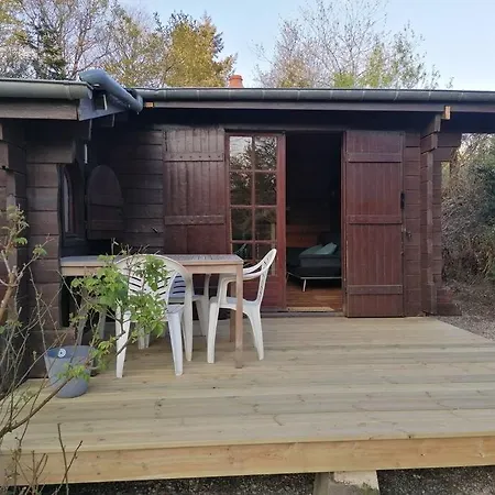 Chalet En Pleine Nature Au Bord D'Un Etang Lanvallay Exterior foto