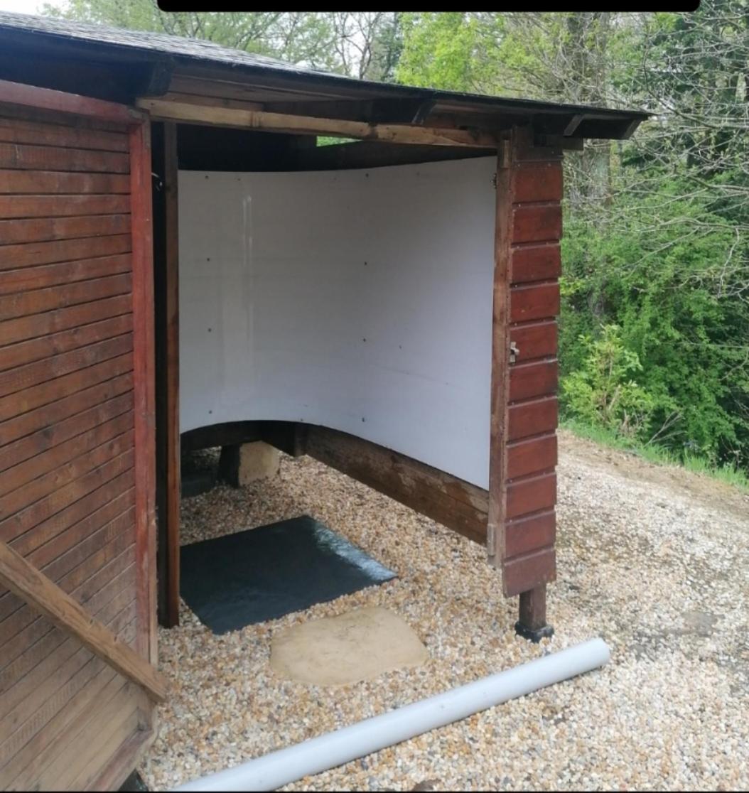 Chalet En Pleine Nature Au Bord D'un Etang Lanvallay